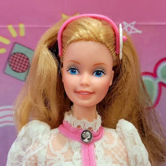 Vintage 1982 Angel Face Barbie Doll Superstar Era w/ Accessories Mattel #5640 - Picture 2 of 12